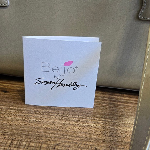 Beijo by Susan Handley Patent Satchel Shoulder Bag Champagne Taupe NWT $110.00 - Picture 4 of 12